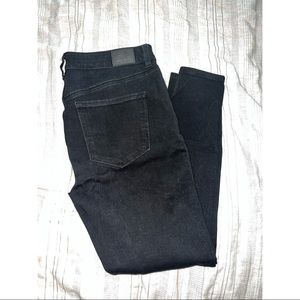 Black American Eagle Skinny Jeans